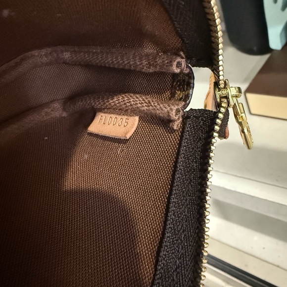 Louis vuitton - Picture 10 of 11